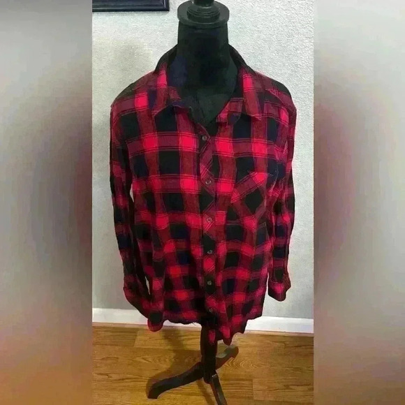 Woolrich Women’s Size  XXL Red and Black Plaid Button Up Shirt Runs Small - Picture 1 of 5